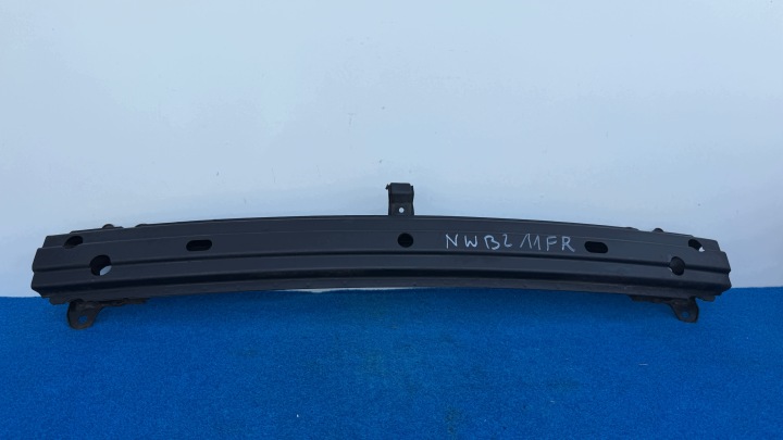 HYUNDAI GETZ 02-05 ROK TRAVERSA paraurti Anteriore Traversa NWBL11FR