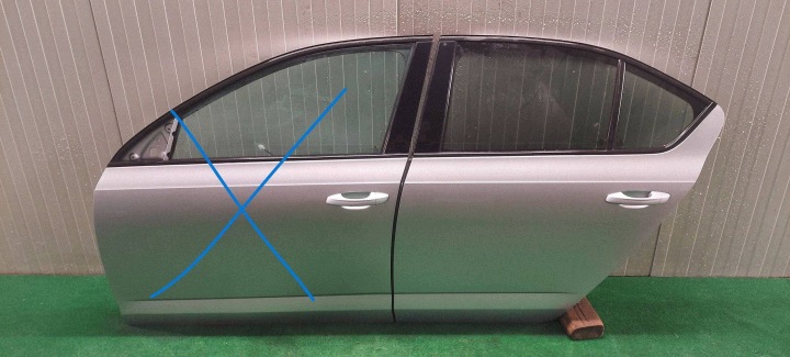 Portière Gauche Arrière SKODA OCTAVIA III HB 12-20 LAK: LA7W 8E8E 9156