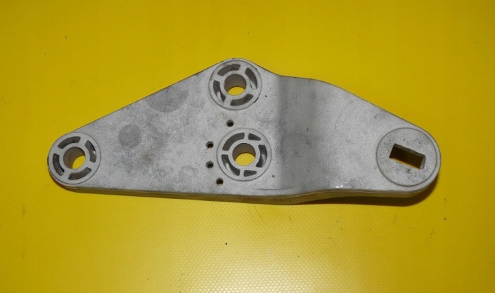 bracket holder engine mount AUDI S6 A6 C5 4.2 V8 FL 4B3199603B