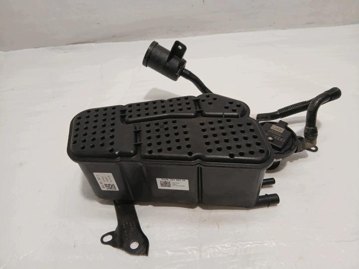 AUDI A4 B9 LIFT Kohlenstofffilter PAR des Kraftstoffsbehälters 8W0906253C 8W0201801M