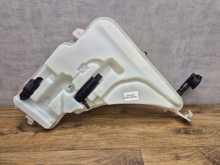 BMW F30 F31 F32 F33 F36 nádržka nadrzka ostrekovacov XENON 7241679