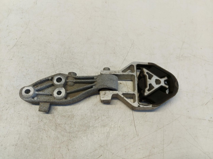 VOLVO XC40 supporto Supporti motore usato posteriore 2.0d 32222100