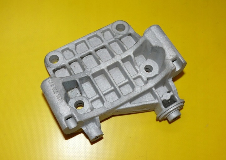stütze halter halter lichtmaschine AUDI A6 C6 3.0 TDI 220KM BMK 059903143K