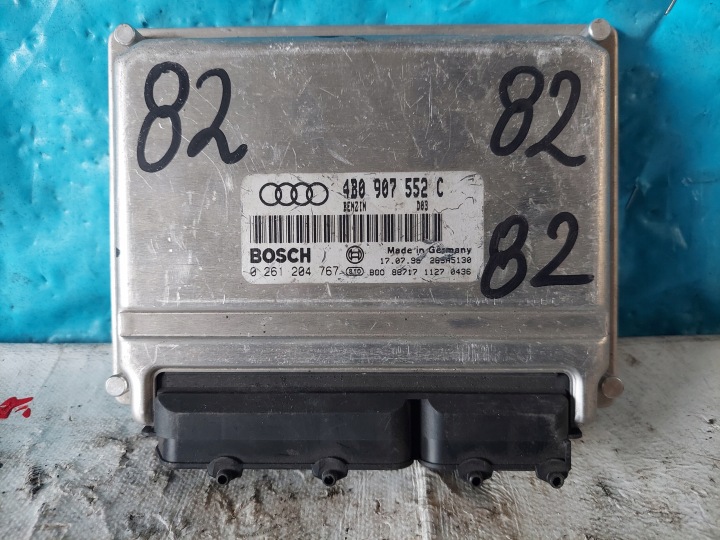 A6 C5 2.4 B 4B0907552C vezerlő egység motor