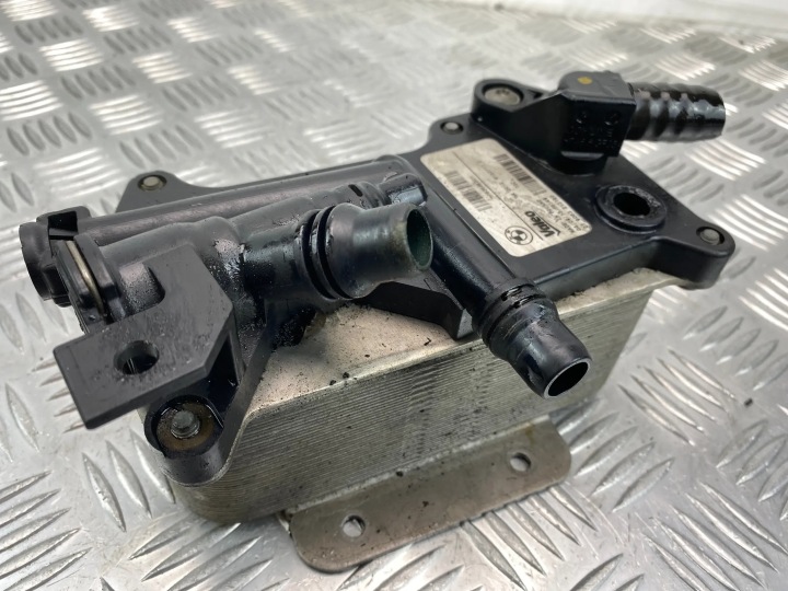 WYMIENNIK CIEPLA BMW F10 F11 F07 7638582