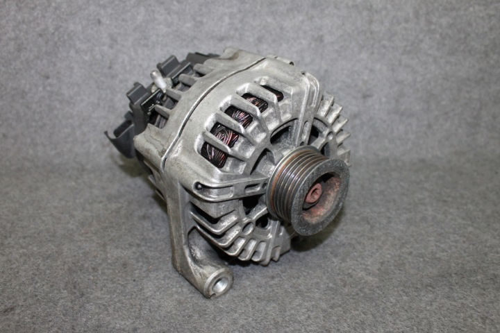 BMW F10 F11 F01 F02 E70 F15 E71 F16 M550DX N57D30C Alternateur 220A 7823341