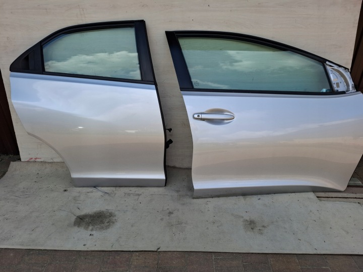 Tür rechts vorne heck Honda Civic IX HB 14r silberne NH700M