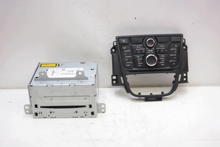 RADIO radio CD AUX 13332702 OPEL ASTRA 4 IV J 09-12