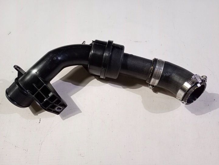 pipe hose tube of a filter, air Ford Explorer VI 3.0 ST 2020