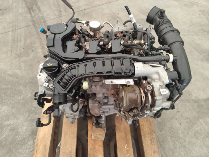 PEUGEOT 2008 II 1.2 THP HN05 engine complete DEMONTAZ