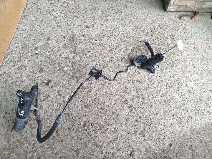 Dämpfer WYSPRZEGLIK Schlauch AUDI A4 SEAT EXEO 8E1721401AJ 8E0721257Q