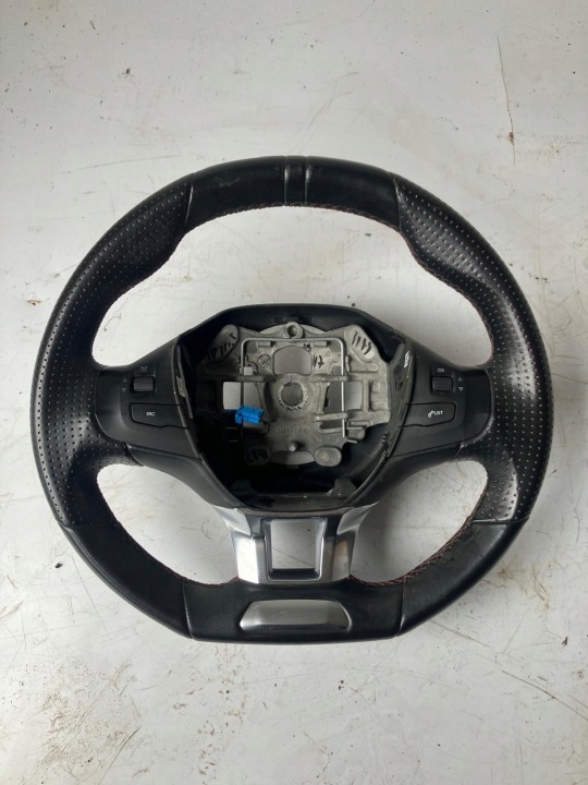 volant SKORZANA PEUGEOT 208 2008 a GT LINE červená NIC