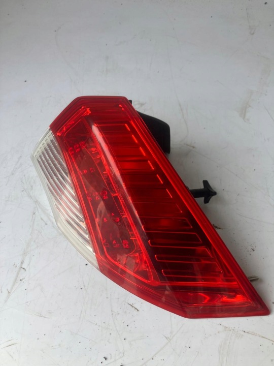 Licht rechts heck W Kotflügel RENAULT LAGUNA III 265500001R HB