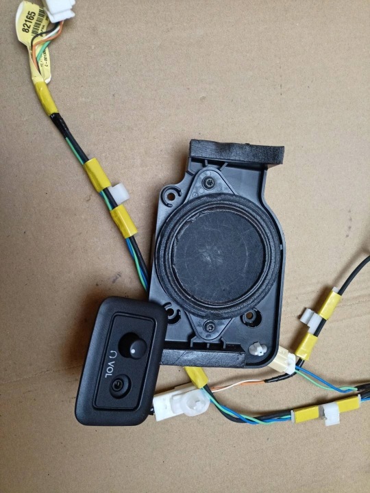 speaker Toyota Sienna 3 2011 20110-F0112