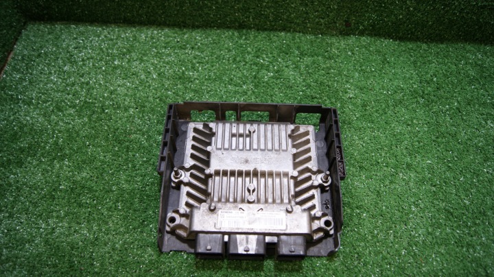 computer of the engine control unit CITROEN C2 5WS40174B-T 9655939280
