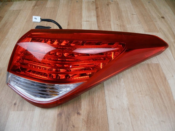 Hyundai i40 2011-2015 Berline Feux phare Droite Arrière Arrière Droit 92402-3Z3