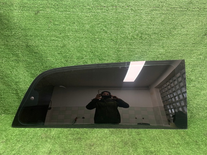 Mercedes-Benz Vito Viano W639 window side rear rear part right
