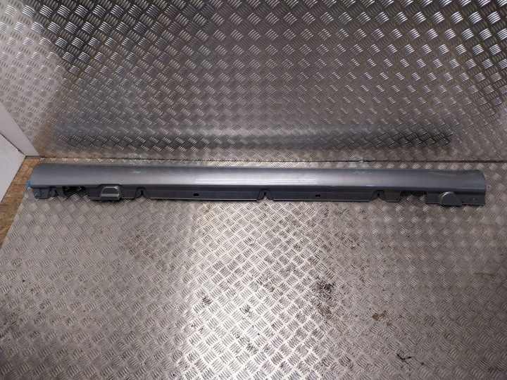 Moulage Jupe Droit AVANTGARDE A2056903240 A2056900840 MERCEDES W205