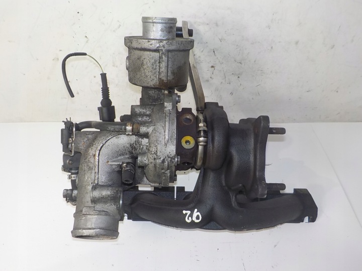 AUDI A4 B7 2.0 TFSI Turbolader TURBINA 06D145701G