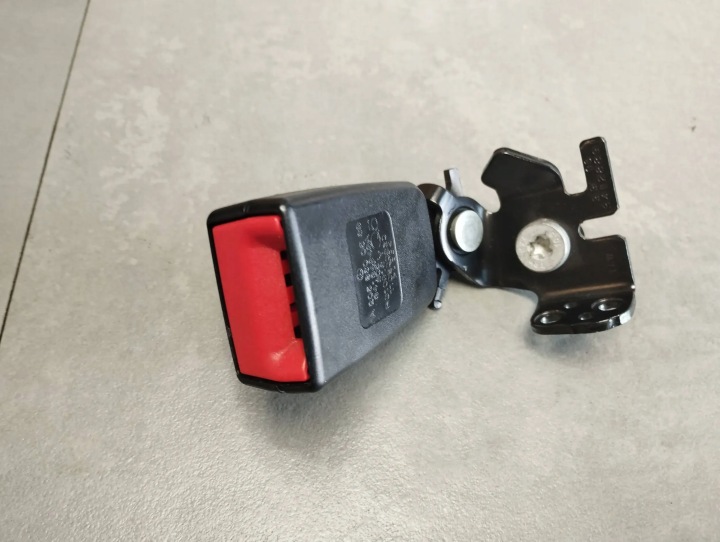 Mercedes-Benz GLC X253 ZAPINKA supports KLAMRA A2058600569