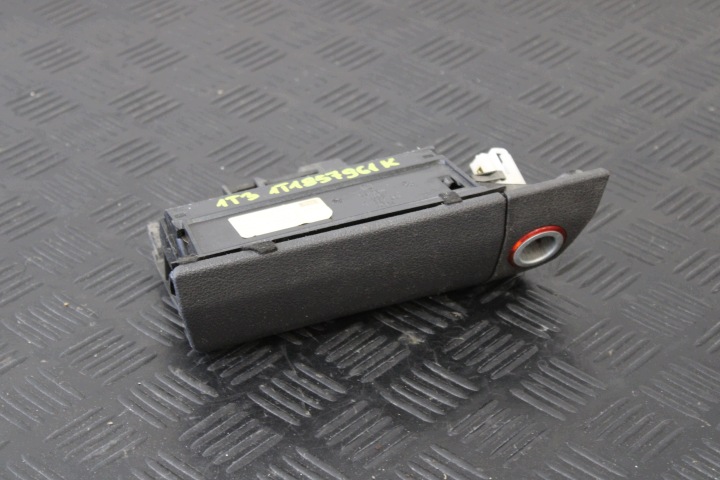 popolník adapter ZAPALINICZKI 1T1857961K VW TOURAN 1T3 1T0 LIFT