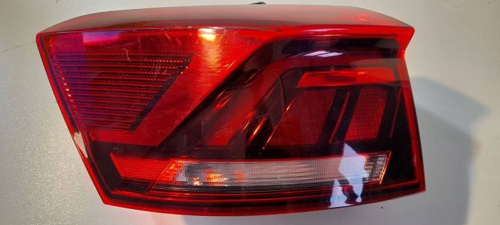 Volkswagen T-Roc light rear left 2GA945095A (R660)