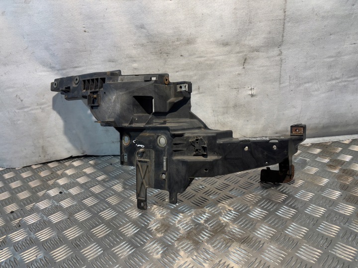 Halter der Stoßstange links vorne Nissan Murano Z50 62500 CA000 L