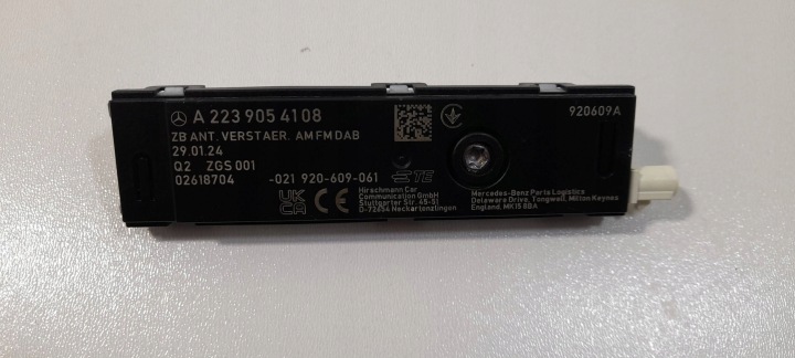 Mercedes-Benz CLE C236 erösítö antenowy A2239054108 (T317)