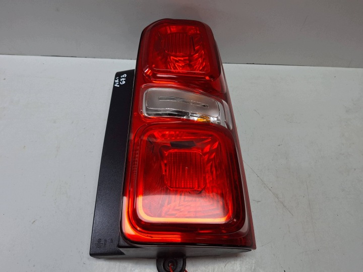 feu arrière droit 9808243080 CITROEN JUMPY III 2016