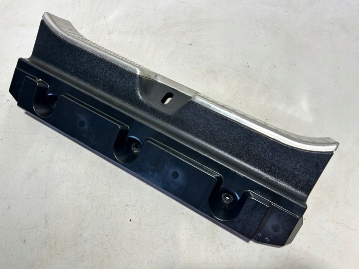 cover moulding of the threshold boot MERCEDES CLS W218 KOMBI 2186900027