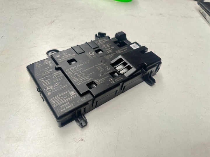 LADOWARKA INDUKCYJNA MERCEDES-BENZ A W177 AMG A1779001710