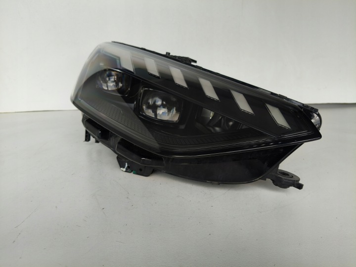 Licht rechts REFLEKTOR AUDI A4 RS4 B9 8W 8W0 19- LIFT FULL LED MATRIX CIEMNA