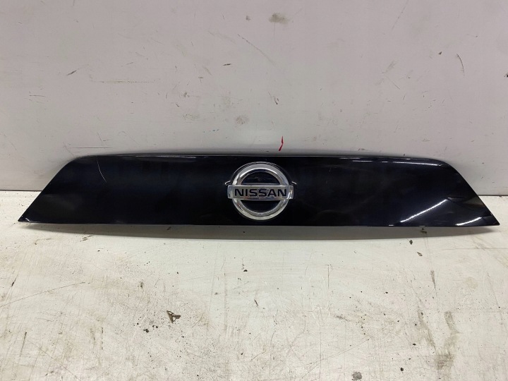 QASHQAI J11 Leiste Schutzleiste hinten heckklappe Emblem motorhaube OSWIETLENIE Kennzeichen Halter 908104ESXX