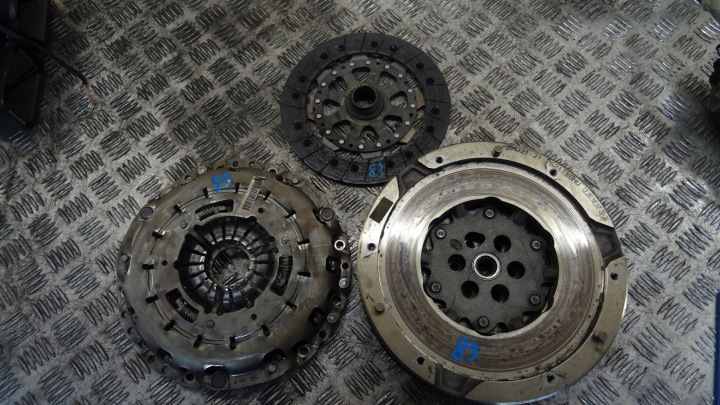 Kupplung Druckplatte DWUMASA BMW OE 7621180HU 21217614326 NR 83