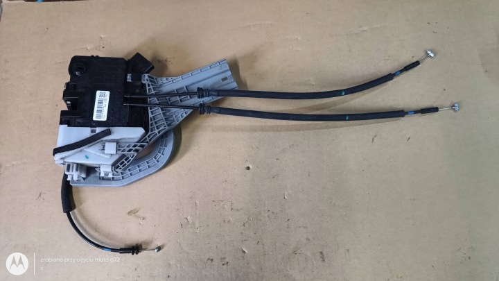 HYUNDAI TUCSON III Della serratura PORTA Portiera sinistra posteriore 6 PIN 81420-D7110 2015R
