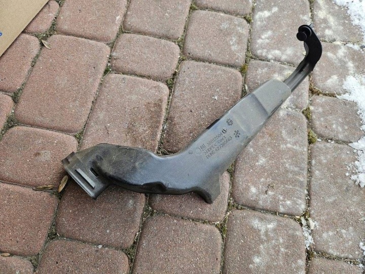 drain air of the heating for feet of the passenger air conditionig grid Opel Astra K 39012504