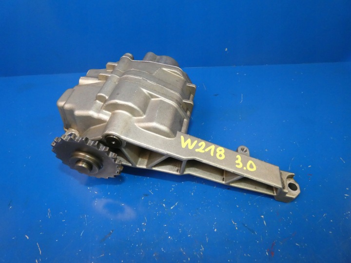 MERCEDES CLS W218 W212 W204 3.0 CDI oil pump