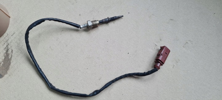 A4 B9 8W Sensor TEMPERATURY Gase 8W0906088B 2.0 TDI A5 8W