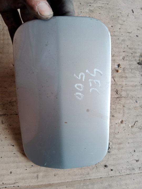 Tankklappe des Kraftstoffsbehälters MERCEDES W126 500 SEC