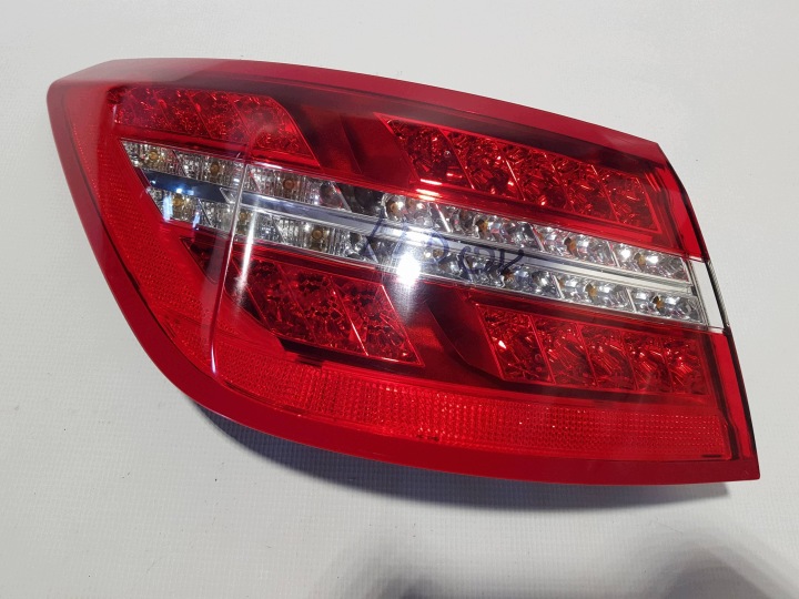 Licht links heck links hinten MERCEDES W207 COUPE CABRIO A2079060158