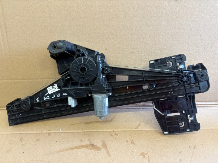 CITROEN DS3 window regulator mechanism right rear part 9828219480