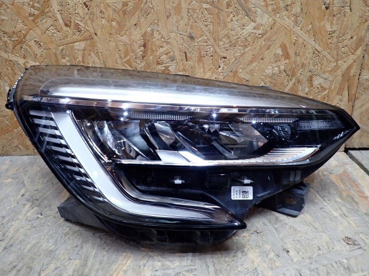 light right REFLEKTOR right FULL LED RENAULT CLIO V B7 2019-2023 260102407R