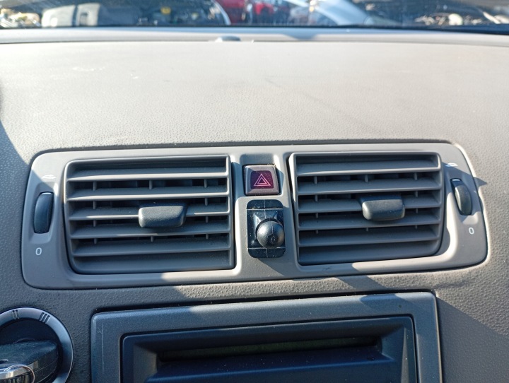 VOLVO S40 2 II 04-10 rešetka rešetka ventilacije zračni srednja