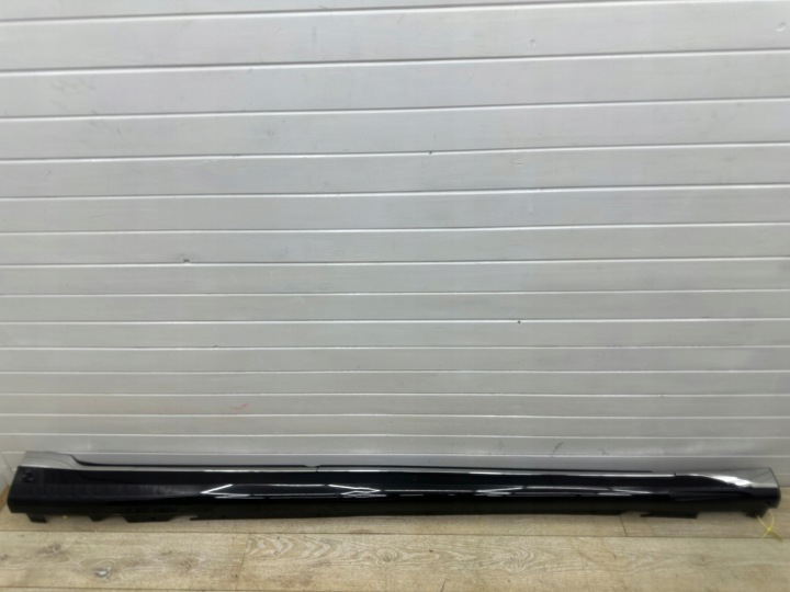 modanatura MINIGONNA sinistra BMW 7 G70 i7 Electryk E Drive 22