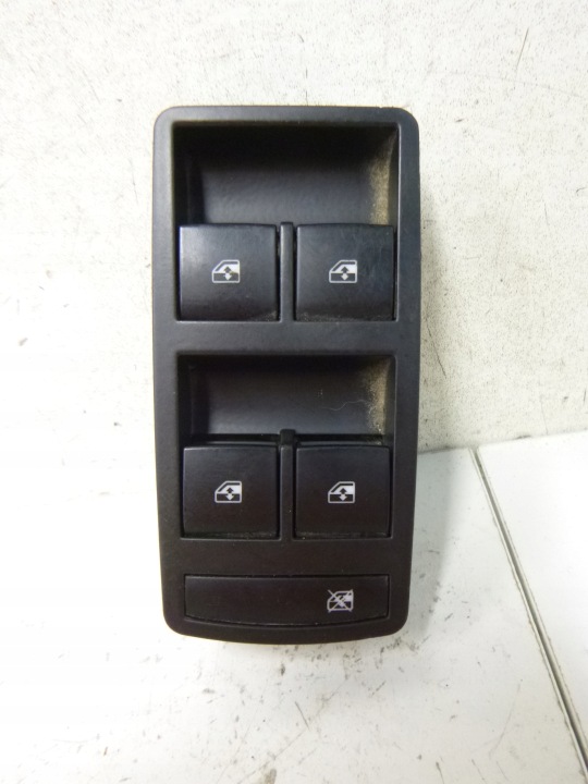 ovladac okien ľavý predok Opel Insignia A Astra J 13222224 2008 – 2017