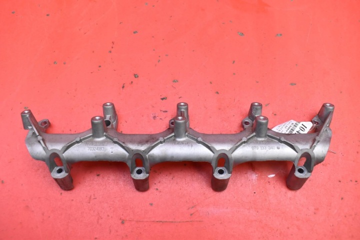 holder of intake 079133340C AUDI A8 D4 4.2 FSI 372 KM 10-14