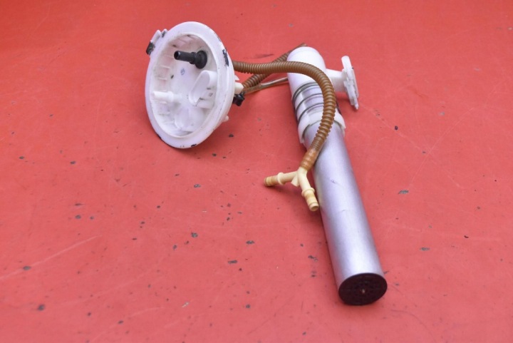 sensor of the level of the fuel 4E0919679J AUDI A8 D3 4.2 FSI 350 KM LIFT 05-07