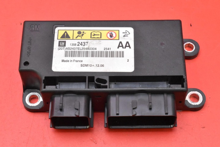 modul SENSOR AIRBAG airbag 13582437 OPEL ASTRA 4 IV J 09-12