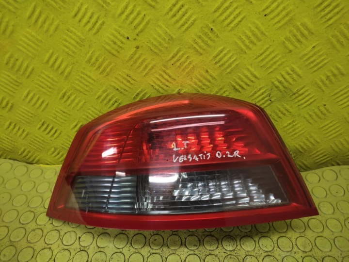 RENAULT VEL SATIS Licht links heck 8200014359