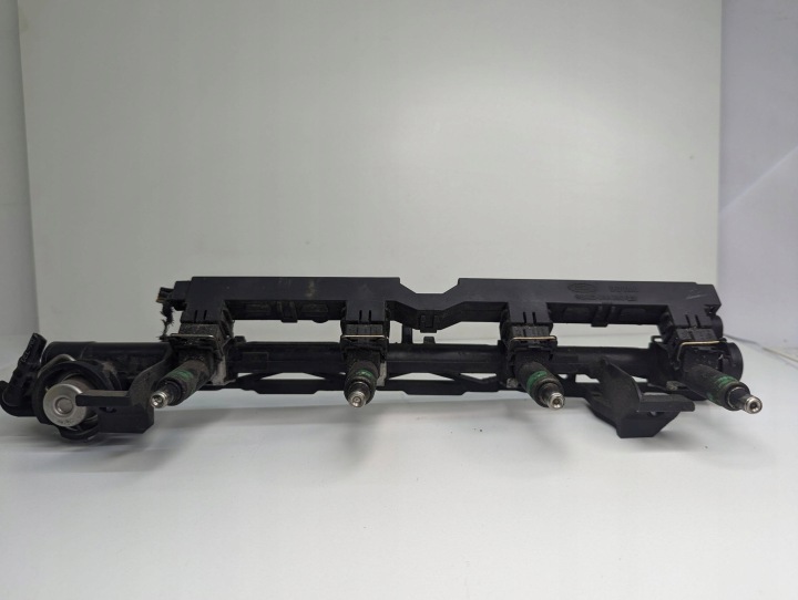 Ford Fiesta MK7 1.25 Kraftstoffverteiler Einspritzleiste 98AG-14A390-LB